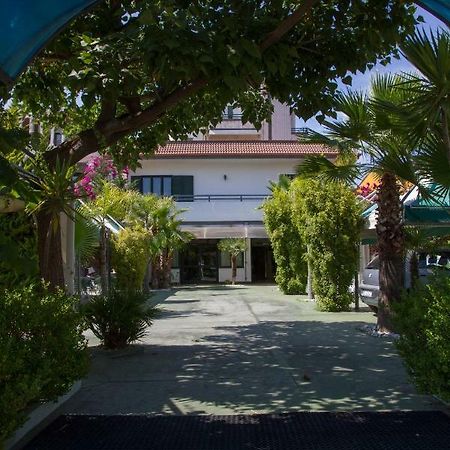 Hotel Atena ชิโรมารีนา ภายนอก รูปภาพ