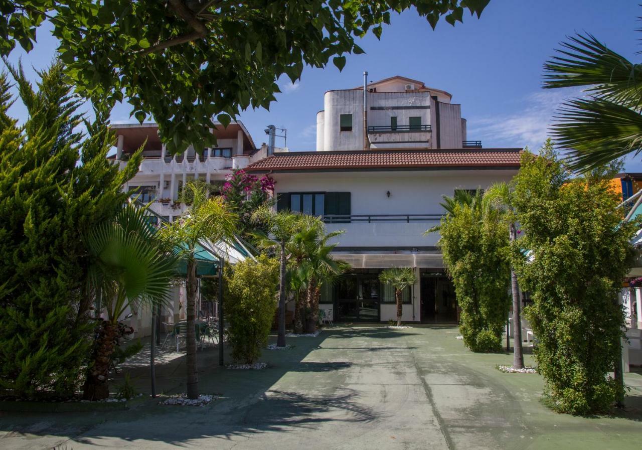 Hotel Atena ชิโรมารีนา ภายนอก รูปภาพ