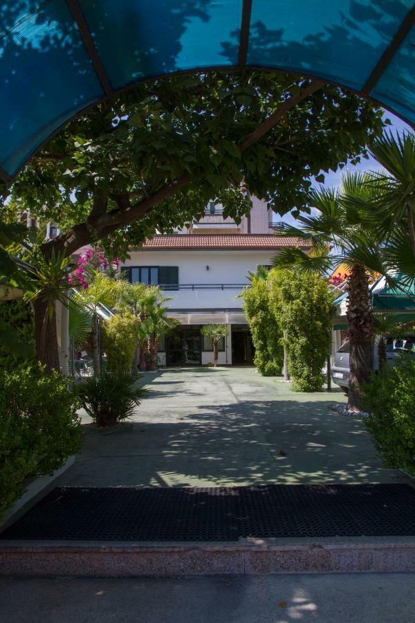 Hotel Atena ชิโรมารีนา ภายนอก รูปภาพ